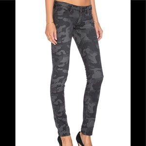 Size 27 ETIENNE MARCEL camo jeans.